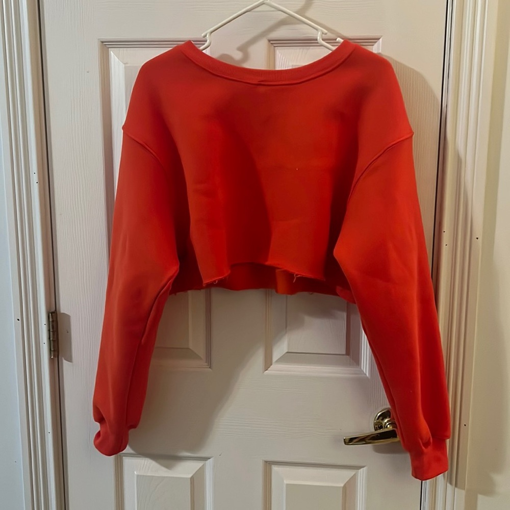 cropped sweatshirt